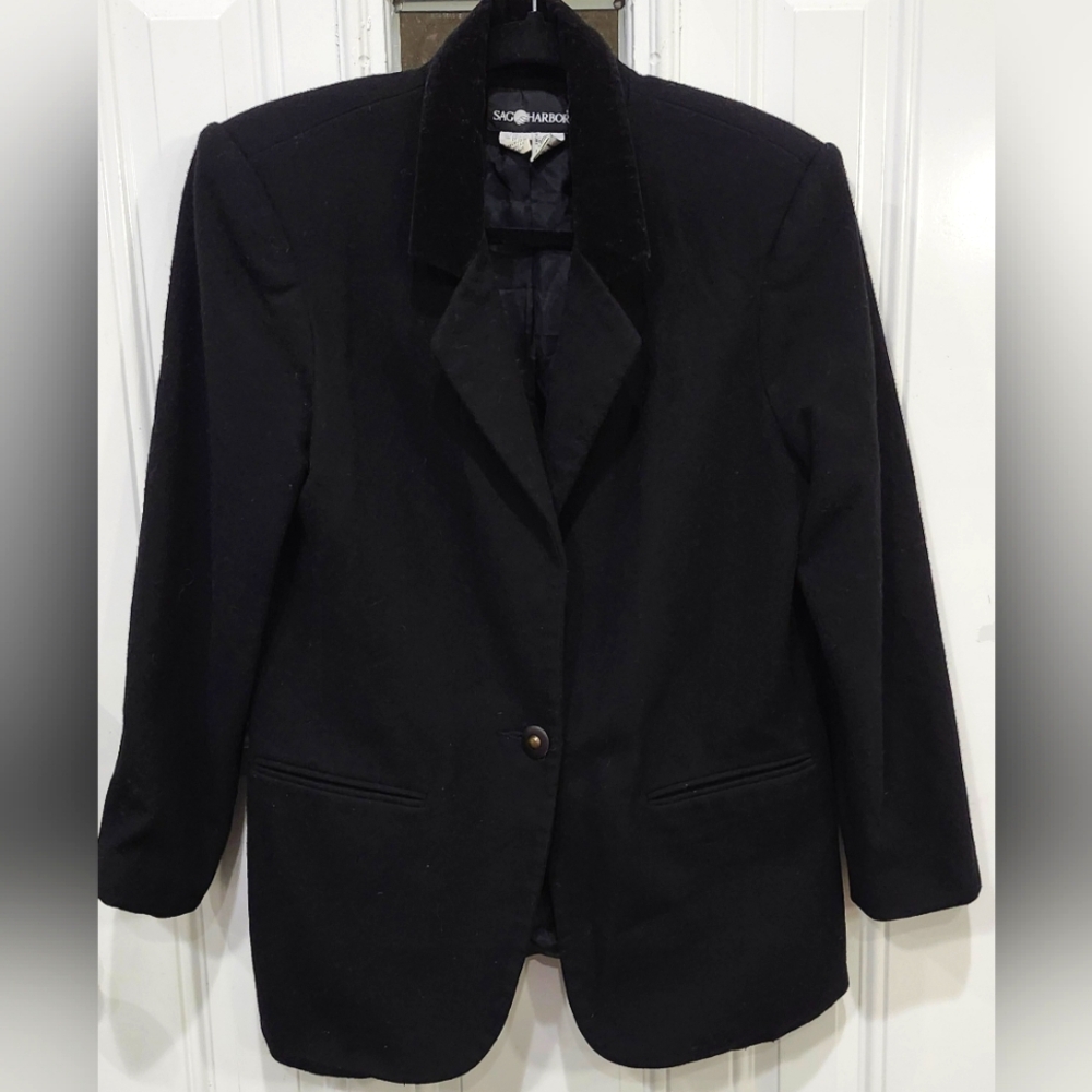 Sag Harbor black 100% pure wool w/velvet collar blazer women's size 8